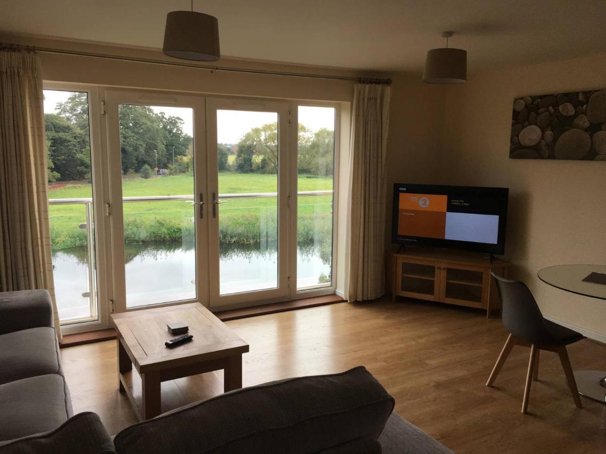 Penthouse Apartment On The River - 65 Skipper Way Saint Neots Exterior foto